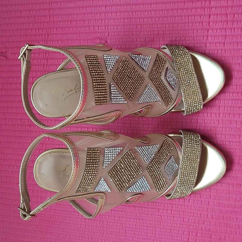 Thalia Sodi high heels shoes